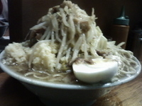 「ラーメン（ニンニク・ヤサイ）」@ラーメン富士丸 板橋南町店の写真