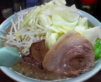 「とんこつモヤキャベラーメン」@ラーメン 三浦屋の写真