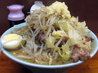 「ラーメン（ニンニクヤサイ）@750」@ラーメン富士丸 板橋南町店の写真