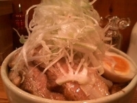 「塩汁なし（中） 650円+大盛り100円 +ネギ 100円+ 炙」@らーめん 破顔の写真