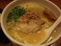 「白鶏らーめん（680円）（大盛（my箸持参で無料））+鶏めし（3」@鶏の穴の写真