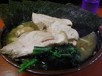 「ラーメン+味玉+のり」@家系総本山 ラーメン吉村家の写真