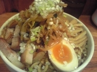 「味噌汁なし（大盛）+炙りチャーシュー2枚（刻み）+ネギ」@らーめん 破顔の写真