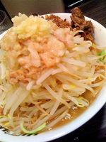 「ラーメン（ニンニク少なめ） 650円」@山盛山の写真