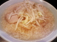 「豚入りラーメン（油多め・味濃いめ・ニンニク）」@ラーメン 新橋店の写真