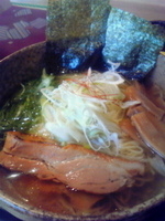 「塩ランチ780円（塩ラーメン+ミニチャーハン+漬物+アイス）」@食処とも家の写真