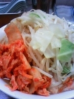 「雷そば大（700円）+豚増し（200円）+キムチ（100円）」@雷 北松戸本店の写真