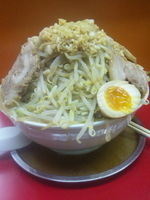 「ラーメン+豚（野菜W・ニンニク・アブラ）」@モッコリ豚の写真
