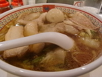 「半チャーシューラーメン」@神座 池袋東口店の写真