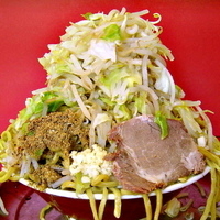 「麺マシ ラーメン 700円（グラム指定 700g・全マシ・ニンニ」@麺でる 田園調布本店の写真