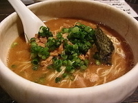 「かけ豚そば」@俺の空 池袋店の写真