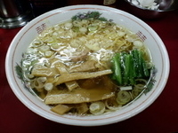 「ラーメン にんにく入り 700円+おでん2本200円+お酒400」@バリバリラーメンの写真