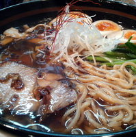 「玄麺 ￥880 + クーポン味玉」@麺創房 玄 新宿店の写真