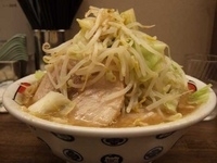 「雷そば（特）+ヤサイニンニク」@雷 北松戸本店の写真