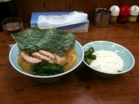 「チャーシュー麺（並・800円）+無料ライス」@横浜ラーメン 武蔵家 成増店の写真