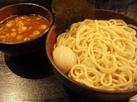 「つけそば（中）（400g）（800円）+味付玉子（100円）+ビ」@BASSO ドリルマンの写真