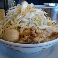 「味玉ラーメン 700円+肉ほぐし 100円+カレー 50円」@太一商店 小山店の写真