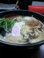 「味玉マルホンラーメン+替え玉+チャーシュー（サービス）+半ライス」@マルホン拉麺の写真