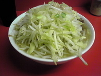 「小ラーメン 麺かた 野菜 にんにく」@ラーメン二郎 千住大橋駅前店の写真