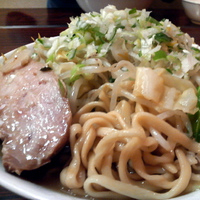 「ラーメン￥700 ヤサイ、ニンニク、ネギマシマシ+サービス生卵」@ちばからの写真