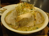 「天盛り濃厚醤油ラーメン大盛り」@行者ラーメン 熱人G麺の写真