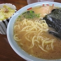 「中盛ラーメン 750円 + キャベチャー 150円」@近藤家 本店の写真