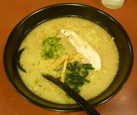 「とん白・極太（650円）」@らーめん屋本舗 麺龍 仙台駅前店の写真