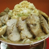 「ラーメン大+豚W（ヤサイW・ニンニク・アブラW）」@モッコリ豚の写真