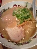 「半熟たまごラーメン」@天下一品 池袋西口店の写真