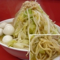 「小ラーメン（ヤサイ・アブラ）+うずら卵」@ラーメン二郎 茨城守谷店の写真