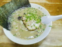 「豚骨らーめん まる」@博多ラーメン とんこつ家の写真
