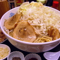 「直次郎ら～めん 700円 + 麺大盛り 120円 + 野菜増し 」@丸直の写真