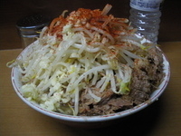 「ドカ盛り豚ラーメン（ヤサイ、ニンニク、トウガラシ）」@ラーメン二郎 高田馬場店の写真