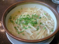 「あっさり塩味 鶏ねぎ麺（880円）」@上海バール 秋葉原店の写真