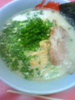 「プレミアム塩とんこつ（680円）+半ライス（110円）」@山岡家 柏店の写真