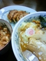 「チャーシューワンタンそば・大（1050円）+餃子（300円）」@東池袋大勝軒 ROZEOの写真