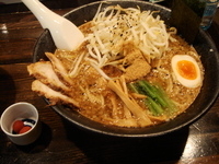 「魚介ガッツリラーメン」@支那そば きび 桃太郎外伝の写真