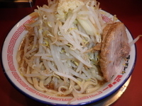 「ラーメン（700円）中盛（50円）」@ラーメン☆ビリーの写真