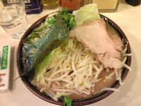 「キャベツともやしラーメン（油少な目、野菜の大盛り無料）800円」@神田ラーメン わいず 神田本店の写真