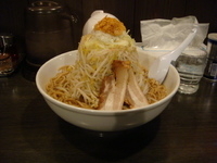 「ふじ麺（クーポン500円）中盛り+野菜タワー（100円）」@景勝軒 前橋総本店の写真