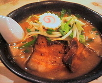 「ラーメン（並盛）￥680+唐揚げ（￥100）」@つけ麺ラーメン 鳴門の写真