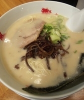 「とんこつらーめん（普通）500円+替え玉サービス2玉（硬+バリ硬」@博多風龍 神田西口店の写真