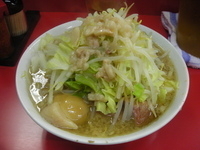 「小らーめん680円味付玉子100円ヤサイ・アブラ」@らーめん豚喜の写真