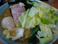 「全部のせ中盛り+サービス小ライス」@横浜らーめん 武蔵家 綾瀬店の写真