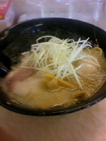 「塩豚骨ラーメン（固め）750円+たまご100円=850円」@関東風とんこつらーめん 五衛門 谷田部店の写真