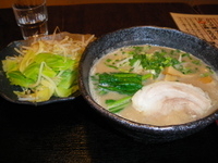 「とんこつ醤油らーめん キャベツ・もやしトッピング（650円+10」@麺屋 和武士の写真