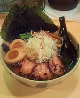 「塩全部のせ」@麺創房 玄 新宿店の写真