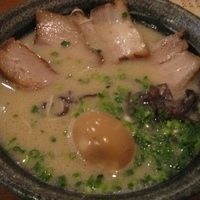 「博多とんこつ醤油 肉多め892円+味玉105円」@博多とんこつらーめん 天匠の写真