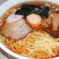 「中華そば（麺少なめ 700円）+味付玉子（サービス）」@弘前軒の写真