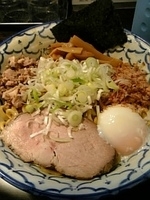 「温玉油そば大盛（割りスープ付）」@兎に角 松戸店の写真